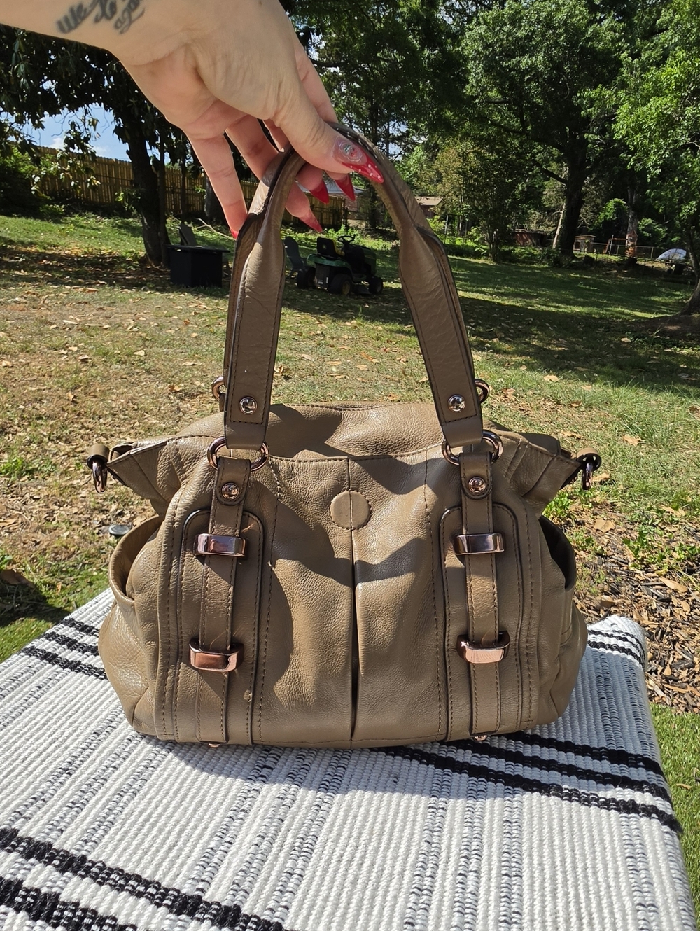B Makowsky leather tote bag